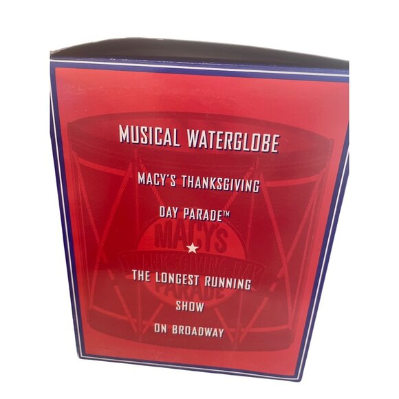 Macys 2002 Thanksgiving Day Parade Musical Waterglobe collectible SKU 8310 - Picture 2 of 16